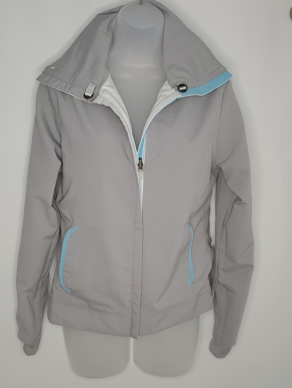 Nike Reversible Women’s  Gray & White, Utility Jacket with Sky Blue Trim